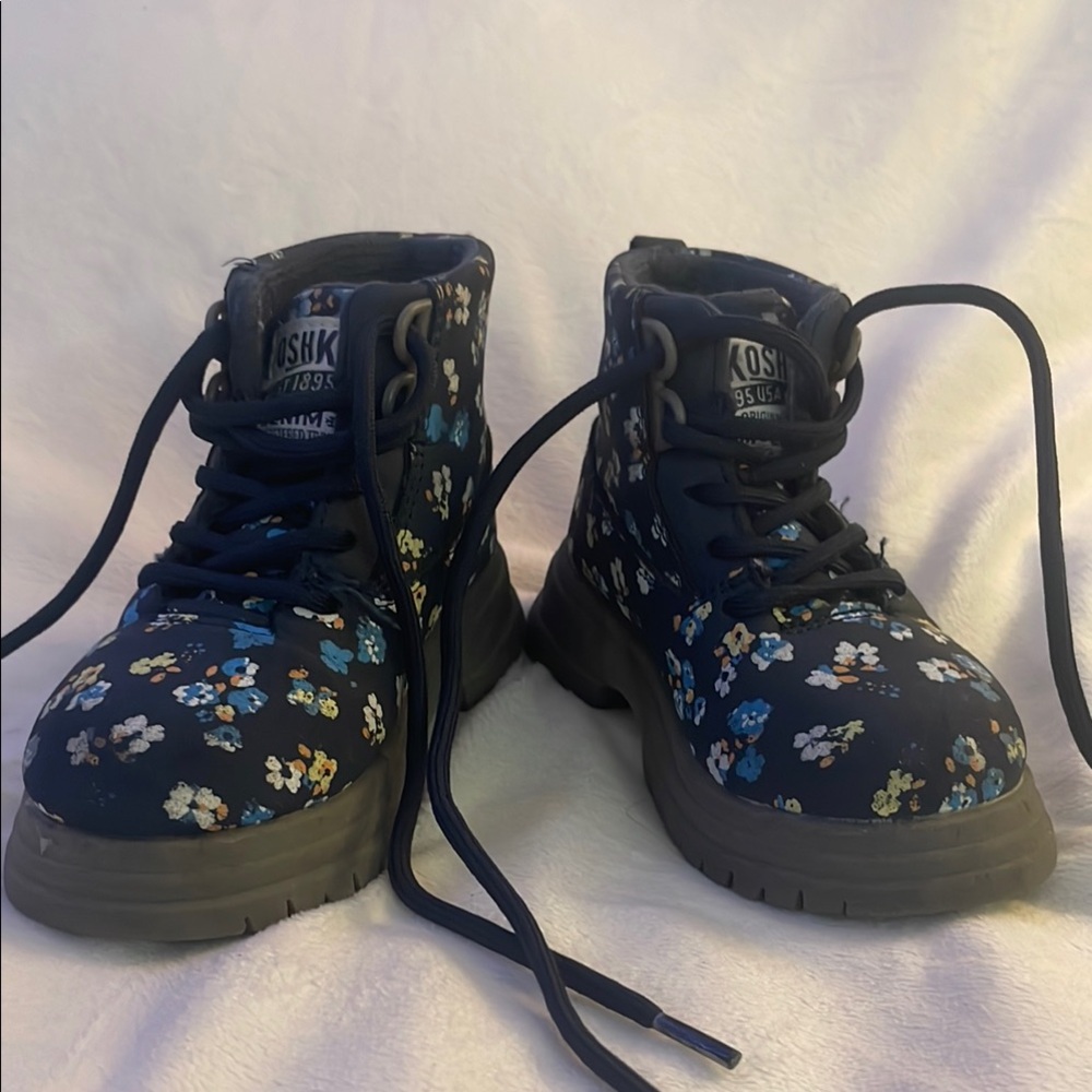 Durable OshKosh Blue base Boots with floral Pattern